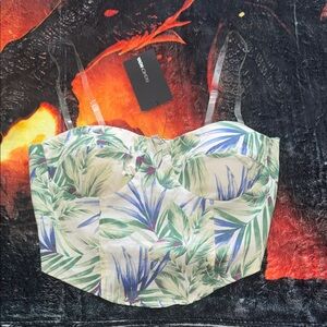 Fashion Nova Green and Cream Leaf Print Crop Top